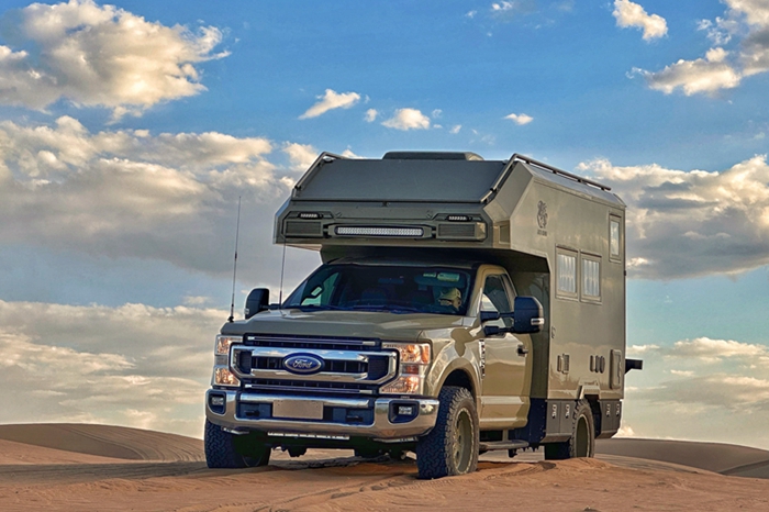 旅美奇域f350四驱越野房车：越野界的“全能大管家”来啦！